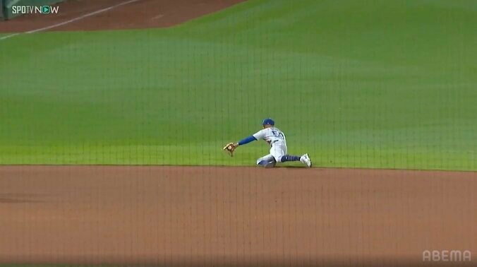 ド軍ベッツの「ナイスプレーだ！間に合った」 “遊撃手で”躍動「こういうところが今シーズンの成長」識者も称えた瞬間 2枚目
