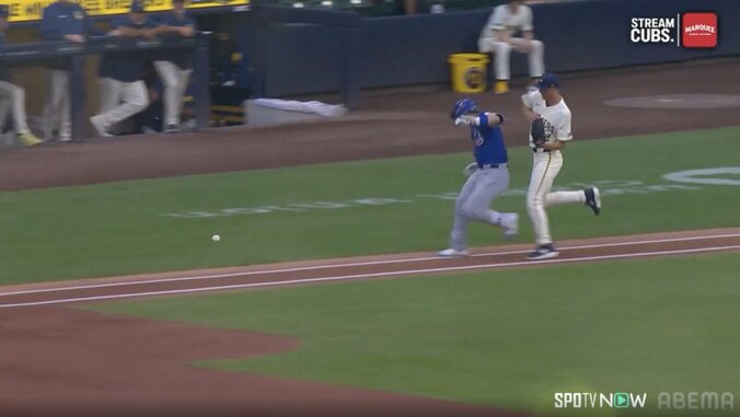 「危なかった」鈴木誠也が激走→タックル喰らう“あわや”の場面に「妨害ですやん」「あれがヒット…」ファンも騒然 3枚目