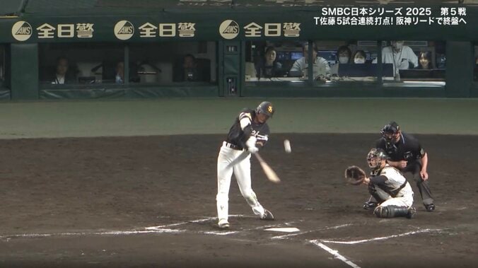 虎党絶望…ソフトバンク柳田の“逆方向弾”で甲子園に轟いた悲鳴 209日ぶり失点の石井は肩落とす「あのスイングで入るんか？」ファン騒然 4枚目