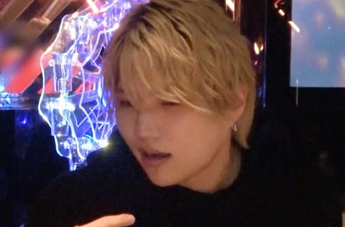 【写真・画像】「高校生恋リア」出身の24歳イケメンがホストに転身！山本裕典と息のあった接客を披露　1枚目