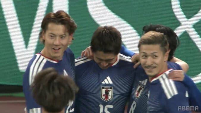 久保建英、異次元の“逆足ピンポイントクロス”が話題沸騰「突破もクロスもえっぐ」「そんなとこまで見えてんのか」鎌田大地との“神連係”で先制点をお膳立て 4枚目