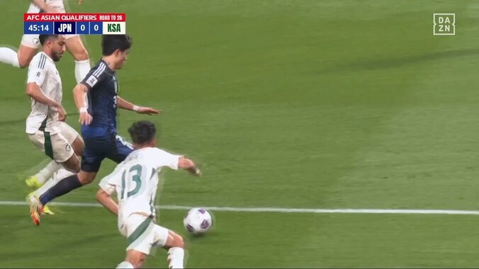 【映像】久保建英、足にボールがくっつく“メッシ級ドリブル”