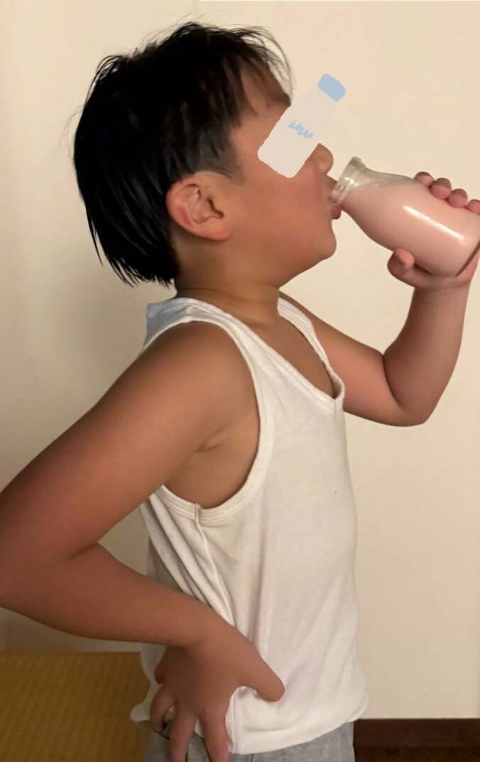 三男・幸空くんの“風呂上がりの一杯”