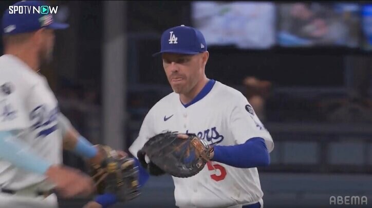 【写真・画像】カーショーも「怒ってたな」珍しく球審に感情露わ 「これはちょっとひどい誤審」「なんでボールや！」批判殺到　1枚目