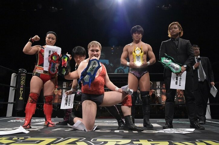 本気で男子のベルトを狙う！路上プロレスを制した“横綱”里村明衣子、DDT「いつでもどこでも挑戦権」も獲得