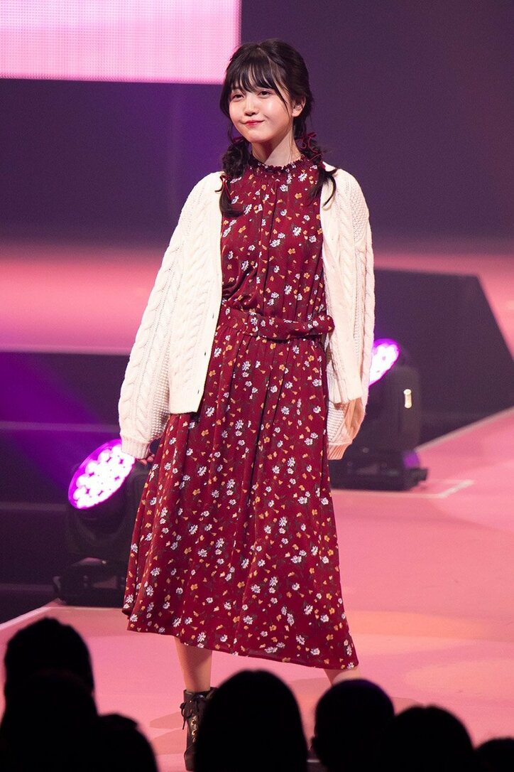 乃木坂46久保史緒里『華のSeventeen』イベントに2年連続出演、ランウェイ笑顔で闊歩