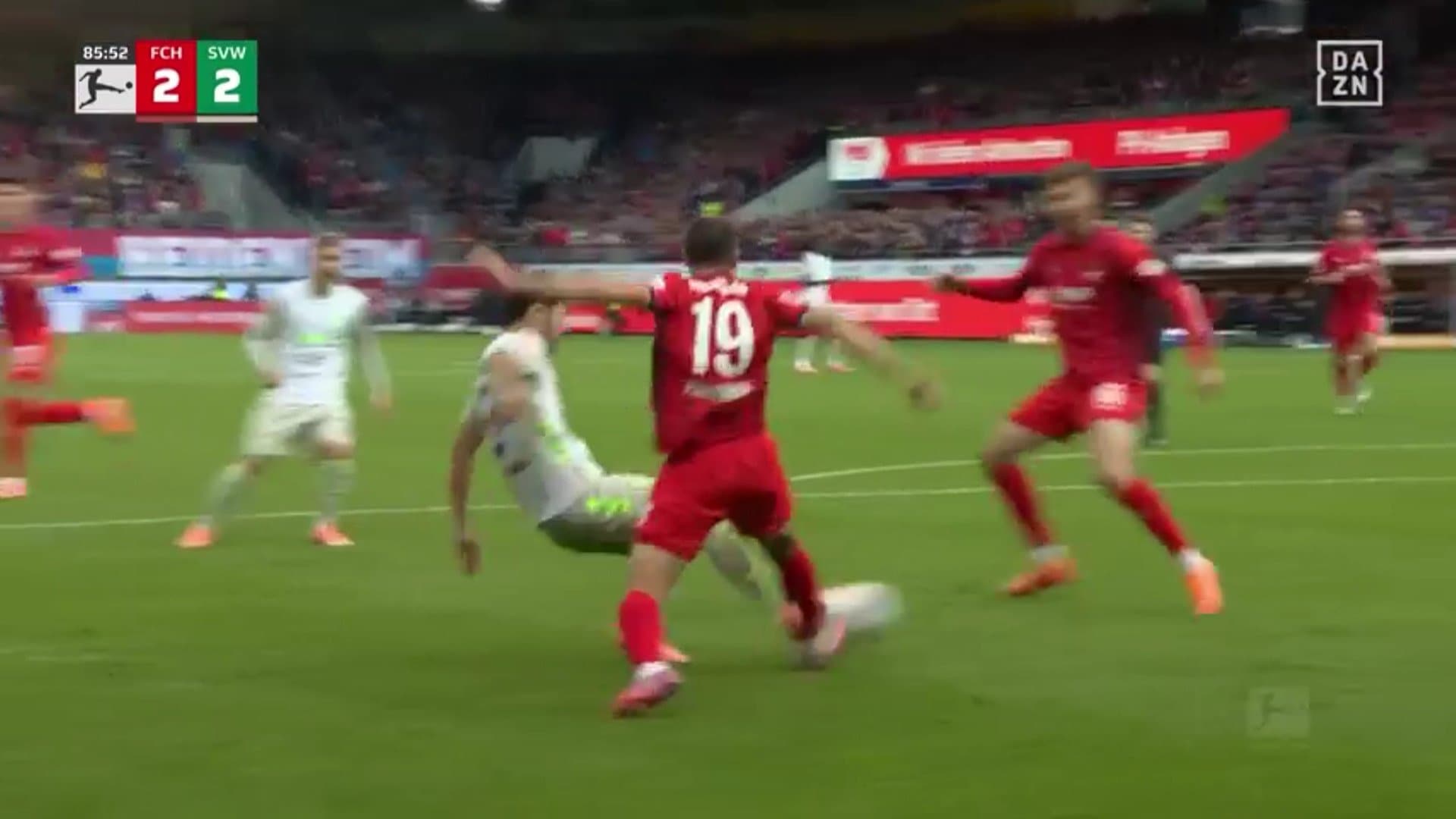 【映像】倒れながらの無理やりパスで決定機演出