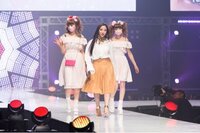 ざわちん『Wにこるん風ものまねメイクモデルとランウェイ♪』