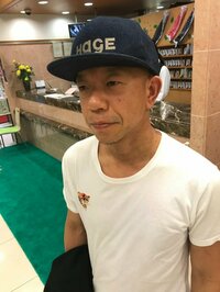 田中卓志（アンガールズ）『小峠にハゲキャップ』