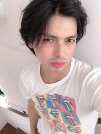 アレクサンダー『二重生活を疑われてる‼️』