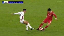 強すぎる…！“潰し屋”遠藤航の鬼ディフェンスにファン沸騰「安心感が違う」「最高じゃん」“接触上等”体を張ったカウンター封じの瞬間