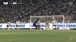 嘘だろ？G大阪・宇佐美の超スーパーFKを許したFC東京の“壁”が物議「2枚しかいないって何？」「直接狙える距離...」