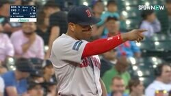 「ちょっと可愛げもあるんです」レッドソックス主砲がノリノリ！ 特大2ラン直後に守備でもビッグプレー　三塁線横っ飛びからの併殺に視聴者「今日はデバースの日か」