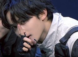 圧倒的ビジュアルを誇る18歳の日本人練習生、メガパフォーマンスでも際立つ存在感！一糸乱れぬ13人のダンスを現役アイドルが絶賛「完璧なステージ」