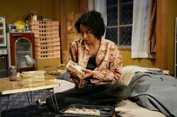 藤原竜也主演『鳩の撃退法』×KIRINJI feat.Awich「爆ぜる心臓」主題歌予告＆場面写真解禁