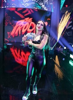 若き女子王者の“ブチギレ”が理不尽すぎる… GM補佐に八つ当たりキックをかます戦慄の瞬間