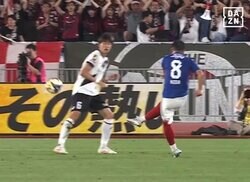 衝撃！ 横浜FM主将の“無回転ブレ球ゴラッソ”にSNS騒然「最後すごい落ち方」「年間ベストゴール級」「和製ジェラードだ」悪夢の7連敗を喫したチームに喝