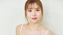 笹倉彩、23歳のギャルモデルがビキニグラビアデビュー 『FLASH』初登場