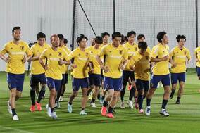 【W杯】日本代表、遠藤＆酒井は室内で別メニュー　冨安はランニングからチーム合流