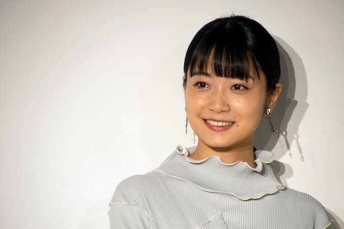 深川麻衣、中学時代の淡い恋のエピソード告白「ショートカットが好きと聞きつけて…」 1枚目