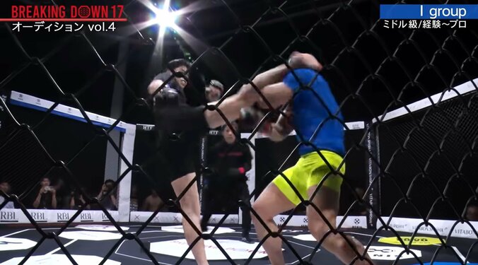 右ハイキックで衝撃KO