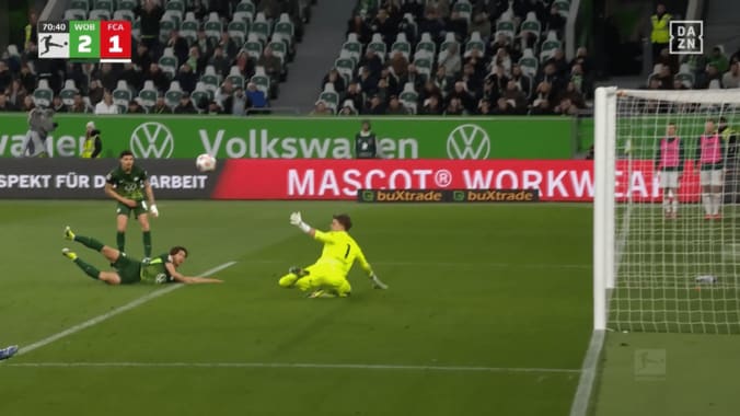 「体幹やばすぎ」20歳塩貝健人がブンデスリーガ初得点！爆速スプリント→GK翻弄ダイレクト弾「これぞストライカーだ」「3月に代表呼ぼう」 4枚目