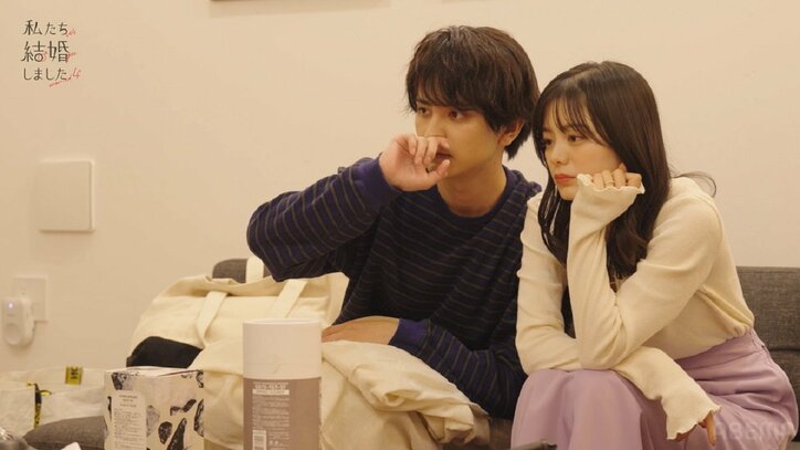 瀬戸利樹、妻・紺野彩夏と結婚初夜にベッドで指切り…照れる2人に川島海荷「この余韻がかわいい」『私たち結婚しました4』第1話