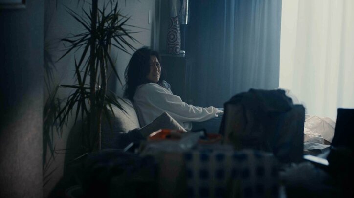 好きな人が父親とキス!最悪の不倫シーンを目撃した息子が可哀想すぎる『泥濘の食卓』