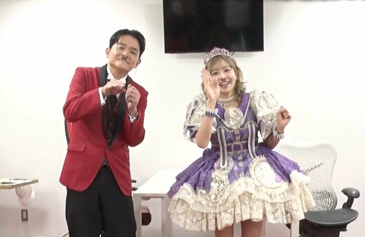 【写真・画像】FRUITS ZIPPER仲川瑠夏、千鳥ノブとお揃いの“チョビ髭”姿を披露「やべ 好きにやりそう」「面白すぎるだろ」などの反響　2枚目