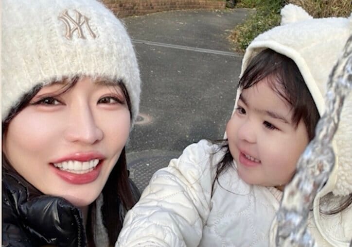 【写真・画像】峯岸みなみ（33）「AKB48時代に絶対会ったことある！」港区生まれ港区育ちのバツイチ美女（39）の過去に衝撃「AKBで…」　2枚目