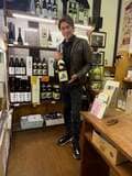川崎麻世、妻への土産に大量の日本酒を購入「1人で飲みきれるのかな?」