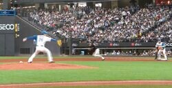 気づいたら盗塁されていた！あきらめるしかない驚速スピード　ソフトバンク・周東佑京の“世界最速レベルの足”がバッテリーを絶望させた瞬間