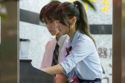 “ビジュ最強”の高3男子、お店のピアノを突然弾きだし…上級者すぎるテクニックに「ギャップすごい」「かっこいい！」絶賛の声、女子との連弾も完璧『今日好き』冬休み編2024第2話