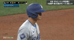 大谷翔平、今季初盗塁に相手捕手も白旗モード 悠々セーフで日米通算100盗塁を記録