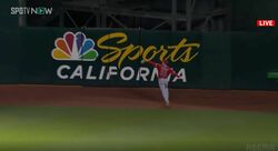 大谷翔平の同僚・モニアック、大量失点を食い止める美技「モニたんありがとう」「ナイスキャッチ」「危なかった」