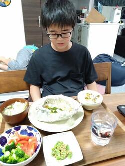  山田花子、長男が崩れ落ちた夕食のメニューを公開「見てテンション下がってた」 