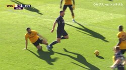 デンマーク代表にシミュレーション疑惑⁉ 接触“未遂”で派手に転倒するも｢当たってない｣ノーファウル判定にポステコグルー監督も思わず苦笑いの瞬間