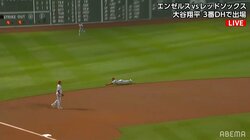 飛行姿勢が美しい 地面と平行のダイビングキャッチと強肩スローにファン驚嘆「これぞメジャーの内野」