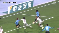 「ハンド？」「オフサイド？」元フランス代表FWのJ初得点はVARで“幻”に…川崎F、1試合２度目のゴール取り消しで同点弾がチャラになった瞬間「これぐらい見逃してくれ」「もはや可哀想」