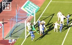 えっ、そこ通っていいの？ 町田の“新コーナーキック戦術”が斬新すぎる！「ゴールの中から出てきた笑」「トリックプレーだ」相馬勇紀の神出鬼没ムーブ