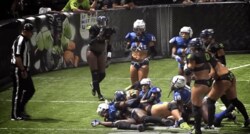 美女が下着で大乱闘！ランジェリーフットボールの危険すぎるラフプレー