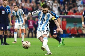 「キーパーを研究していた」メッシがクロアチア守護神から決めたPKの秘策を明かす「動きを待つのではなく…」【W杯】