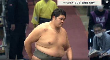 進撃の巨人」「デカすぎる…」前相撲、現役最長身の“規格外”新人力士に