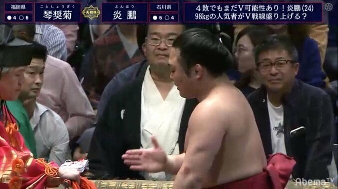 出てくるだけで館内騒然の大人気！　小兵・炎鵬が元大関に快勝で横綱級の大歓声 1枚目