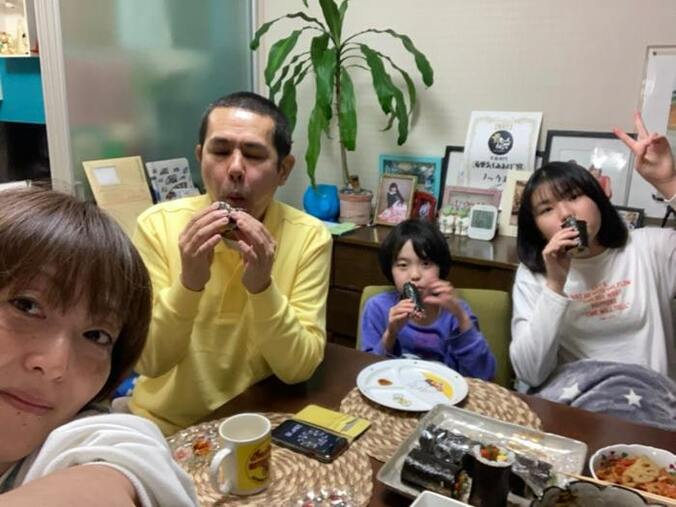  ノッチの妻、2軒はしごして購入したもの「無で食べ干しました」  1枚目