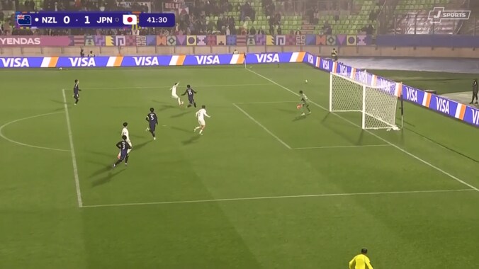 超反応！17歳日本代表GKの“左手１本ビッグセーブ”が「弾く位置も完璧」「若林源三だ」荒木琉偉が大ピンチを救った瞬間【U-20W杯】 5枚目