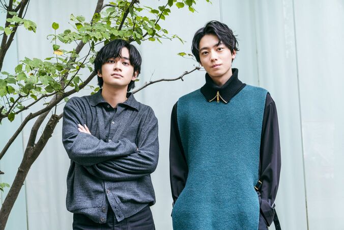 北村匠海＆井上祐貴が俳優業の“沼”エピソードを語る「子役時代、あくびで目を潤ませて…」映画『明け方前の若者たち』インタビュー 5枚目