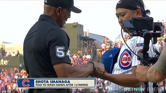 「顔蹴りそうだった」今永昇太、同僚と打者走者のハッスルプレーに“呆然” 眼前でスパイクと顔面があわや交錯→驚くもブッシュを称える 3枚目