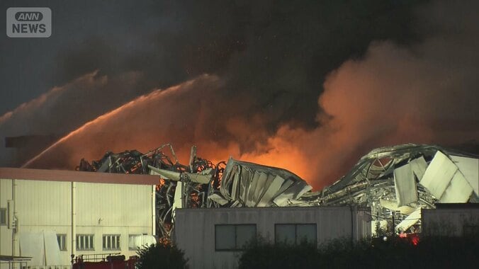 “プラ製品工場”延焼続く　発生から16時間以上経過…鎮火見通せず　栃木・那珂川町 1枚目