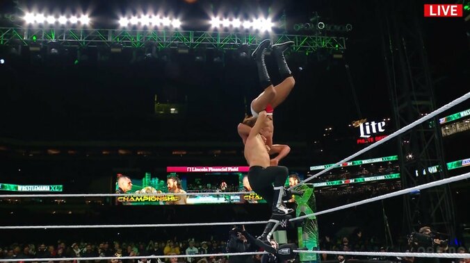 【写真・画像】【画像】妻ブチギレの珍事 奇跡の逆転に熱烈ハグ＆キス（複数）　3枚目